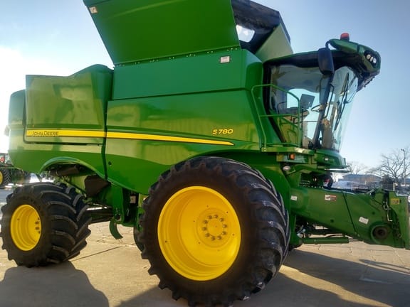 Main image John Deere S780