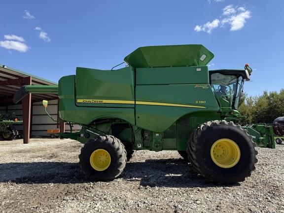 Image of John Deere S780 equipment image 4