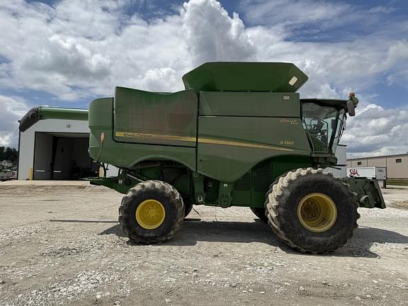 Image of John Deere S780 equipment image 3