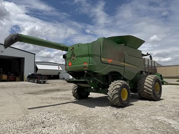 Image of John Deere S780 equipment image 4