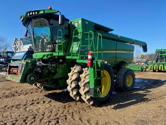 2018 John Deere S780 Equipment Image0