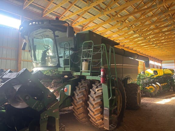 Image of John Deere S780 equipment image 2
