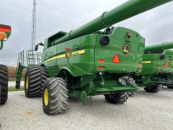 Image of John Deere S780 equipment image 1