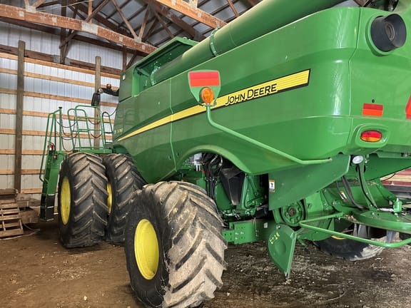 2018 John Deere S780 Equipment Image0