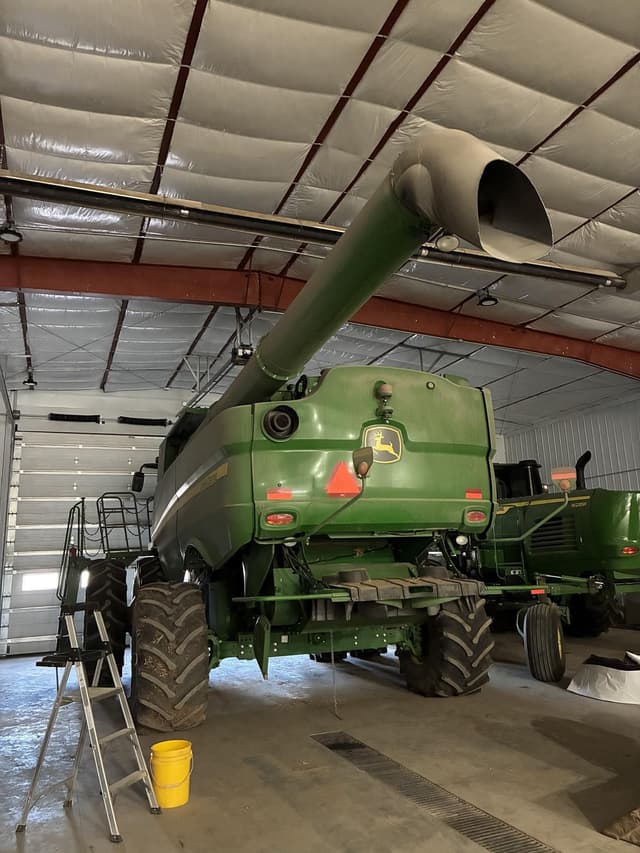 Image of John Deere S780 equipment image 1