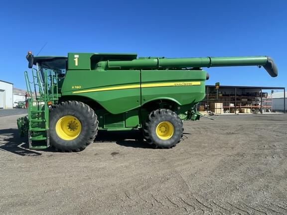 Image of John Deere S780 equipment image 1