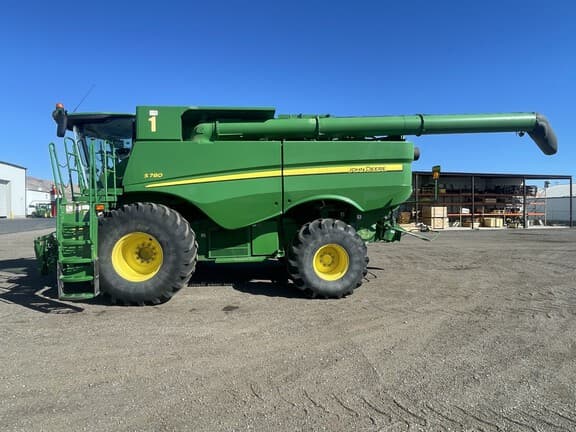 Image of John Deere S780 equipment image 1