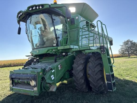 Image of John Deere S780 equipment image 2