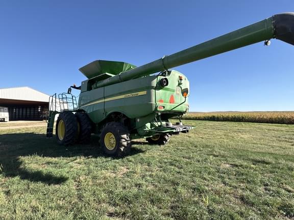 Image of John Deere S780 equipment image 4
