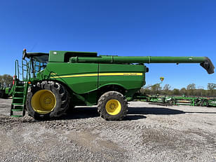 Main image John Deere S780 3