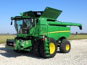 Main image John Deere S780