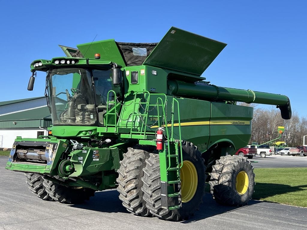 2018 John Deere S780 Equipment Image0