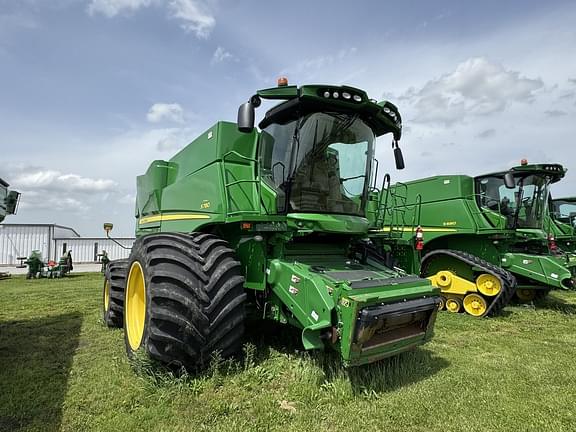 Image of John Deere S780 equipment image 1