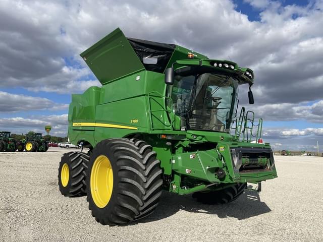 Image of John Deere S780 equipment image 4
