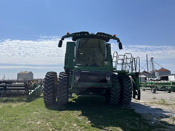 Image of John Deere S780 equipment image 1