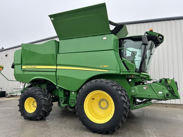 Image of John Deere S780 equipment image 1