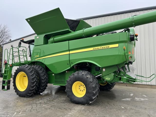 Image of John Deere S780 equipment image 4