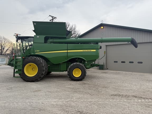 Image of John Deere S780 equipment image 1