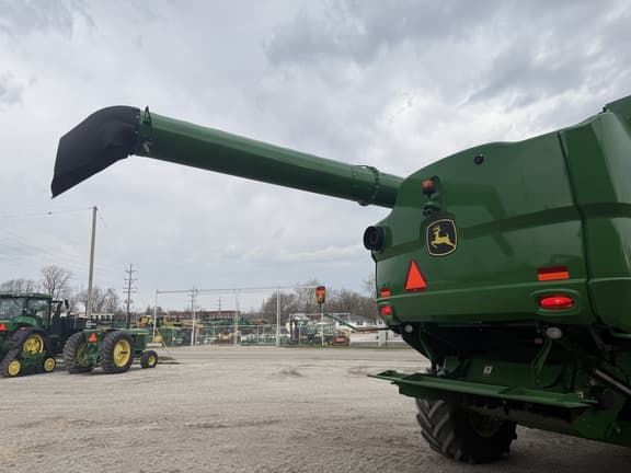 Image of John Deere S780 equipment image 4