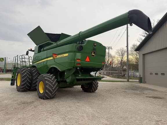 Image of John Deere S780 equipment image 2