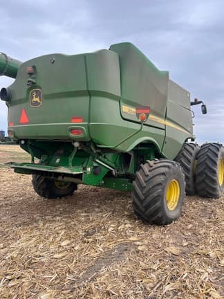 Image of John Deere S780 equipment image 2