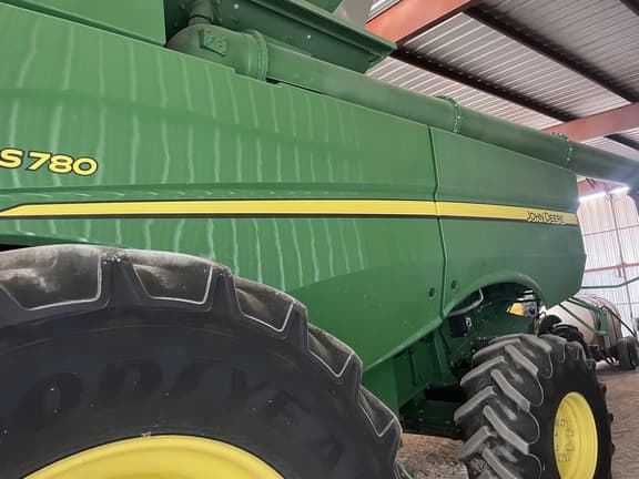 Image of John Deere S780 equipment image 2