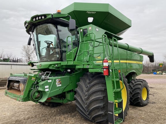 2018 John Deere S780 Equipment Image0