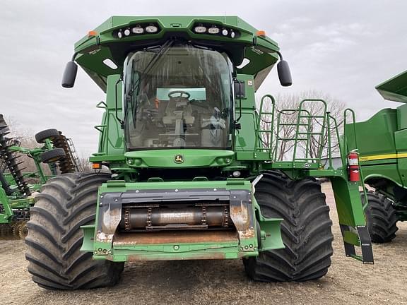 Image of John Deere S780 equipment image 1