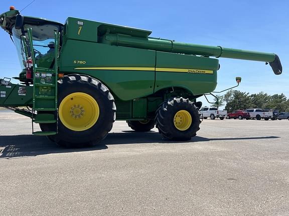 Image of John Deere S780 equipment image 1