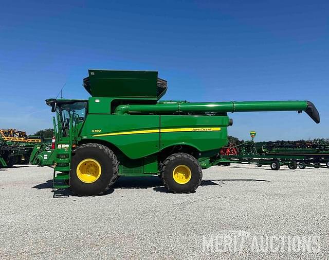 Image of John Deere S780 equipment image 1