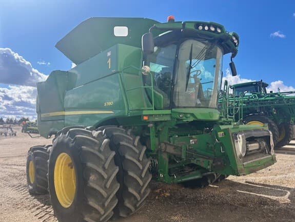 Image of John Deere S780 equipment image 2