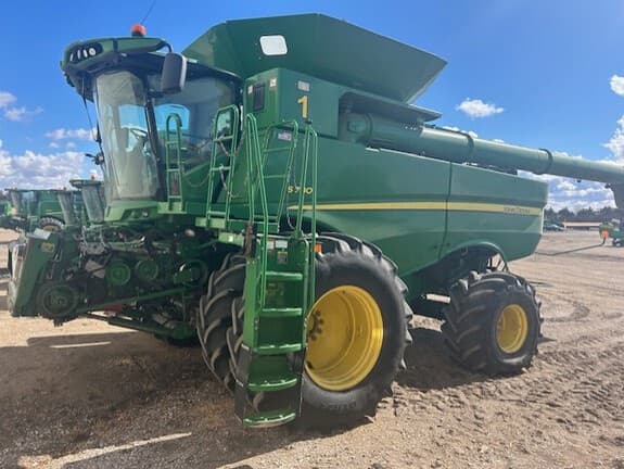 Image of John Deere S780 equipment image 1