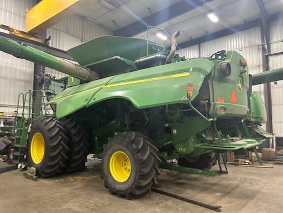 Image of John Deere S780 equipment image 1