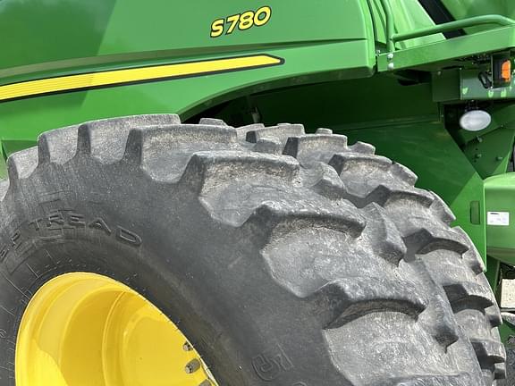 Image of John Deere S780 equipment image 4