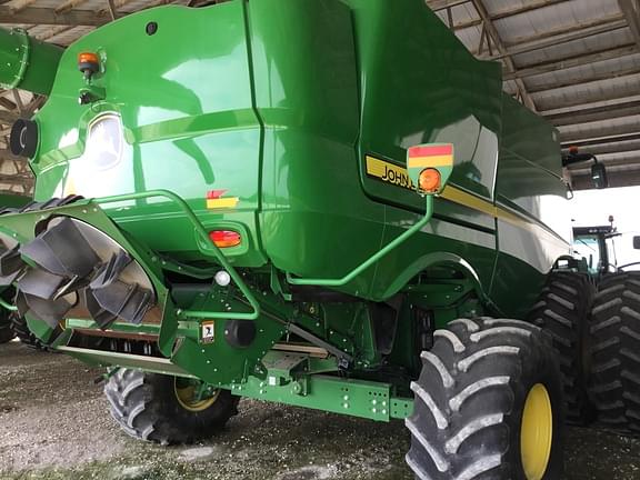 Image of John Deere S780 equipment image 2