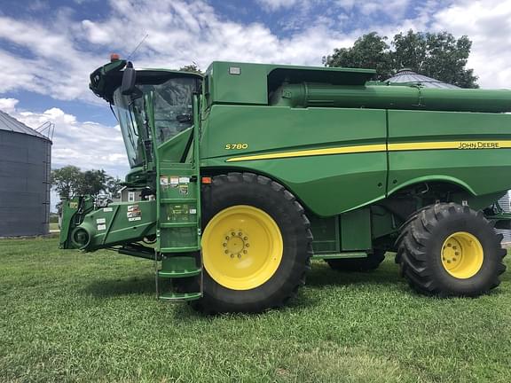 Image of John Deere S780 equipment image 4