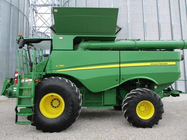 Image of John Deere S780 equipment image 2