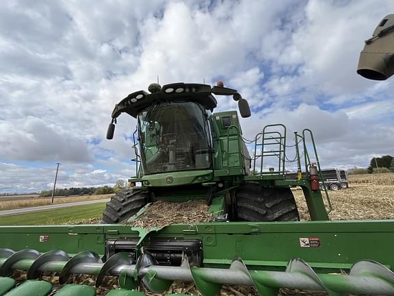 Image of John Deere S780 equipment image 3