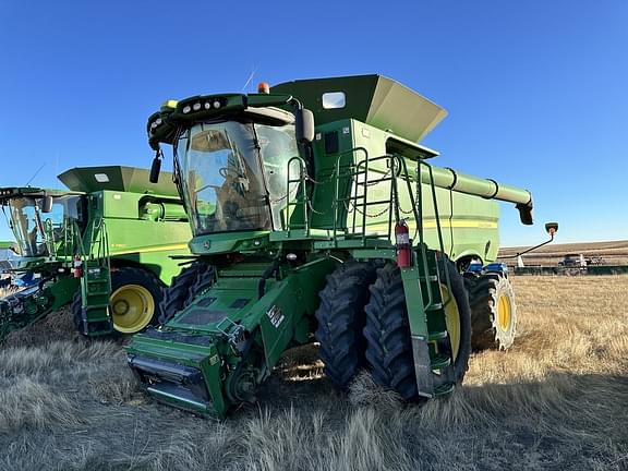 Image of John Deere S780 equipment image 2