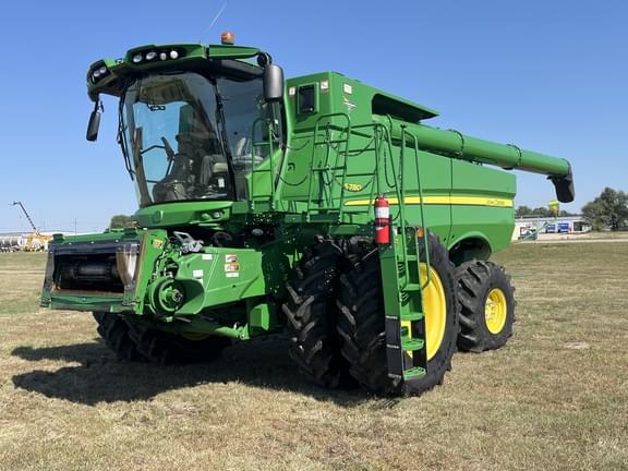 Image of John Deere S780 equipment image 2