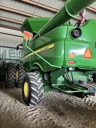 Image of John Deere S780 Image 1