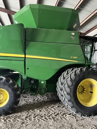 Image of John Deere S780 Image 0