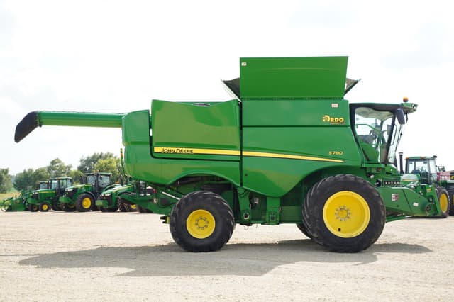 Image of John Deere S780 equipment image 3
