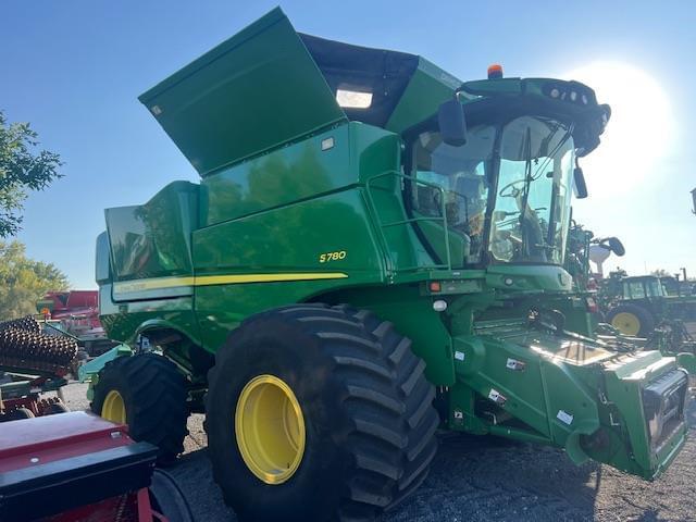 Image of John Deere S780 equipment image 1