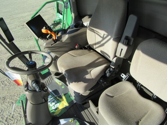 Image of John Deere S780 equipment image 4