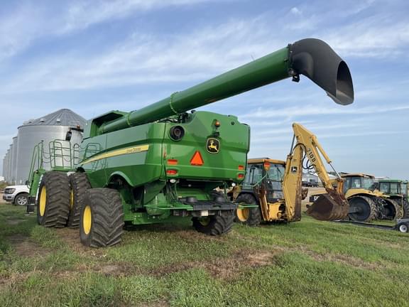 Image of John Deere S780 equipment image 2