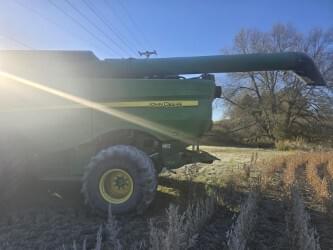 Image of John Deere S780 equipment image 3