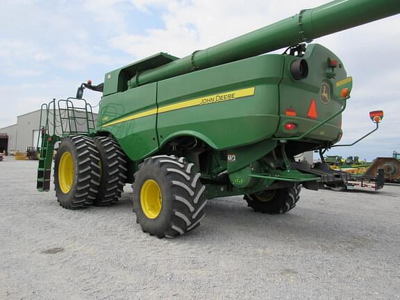 Image of John Deere S780 equipment image 2