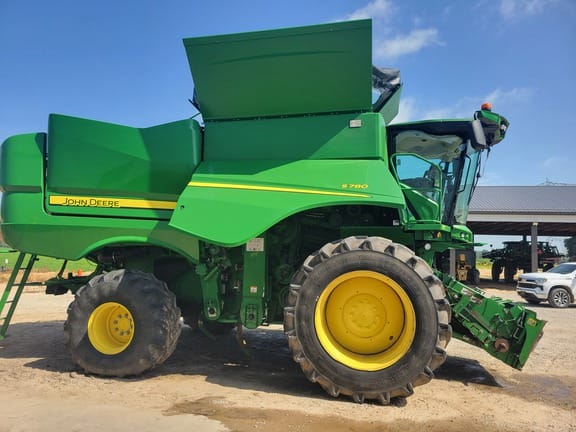 2018 John Deere S780 Equipment Image0