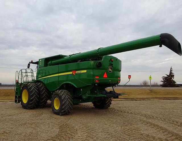 Image of John Deere S780 equipment image 4